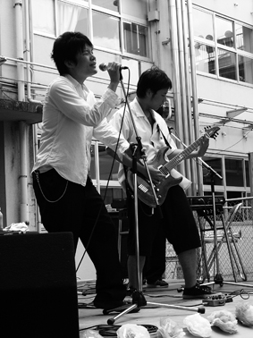 L1030124-mono-t.jpg